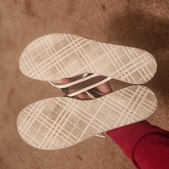 Burberry Classic Sandals - Picture 9 of 16